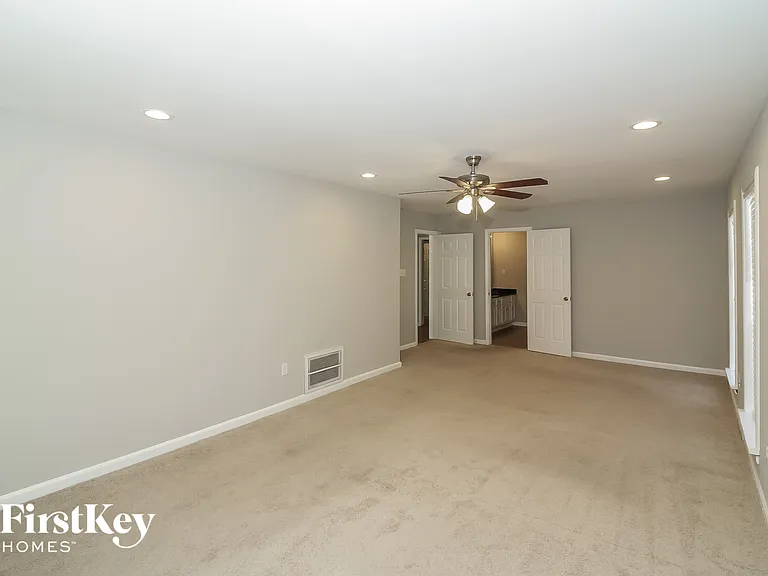 7650 Charstone Dr — Photo 8