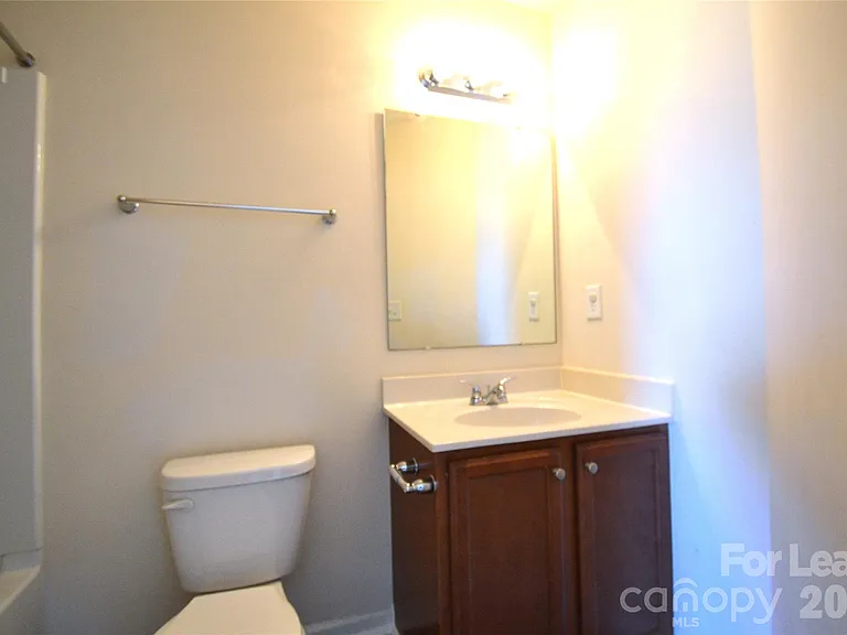 843 Plaza Walk Dr — Photo 19