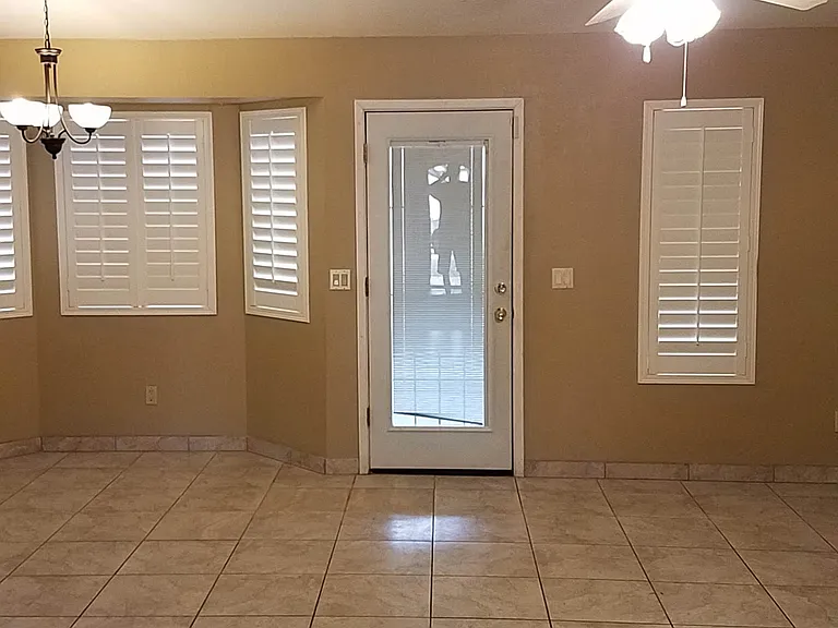 1720 E Isabella Ave — Photo 4