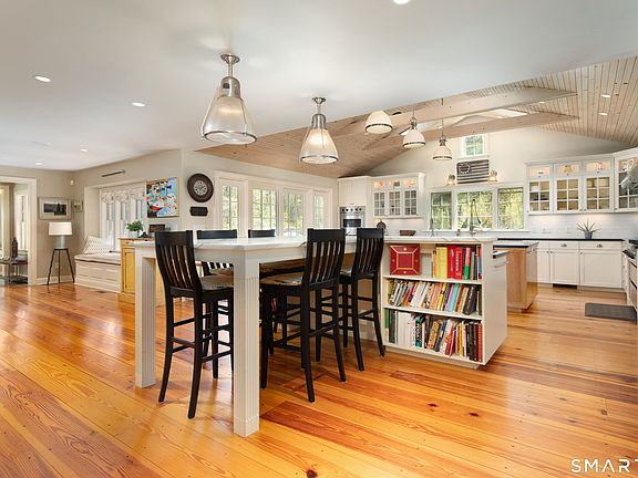5th image of 7 Cooper Hill Road