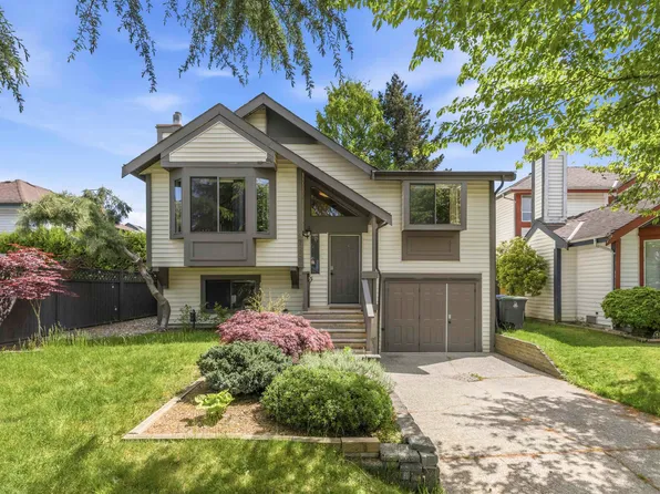 9768 151a St, Surrey, BC V3R 8W8