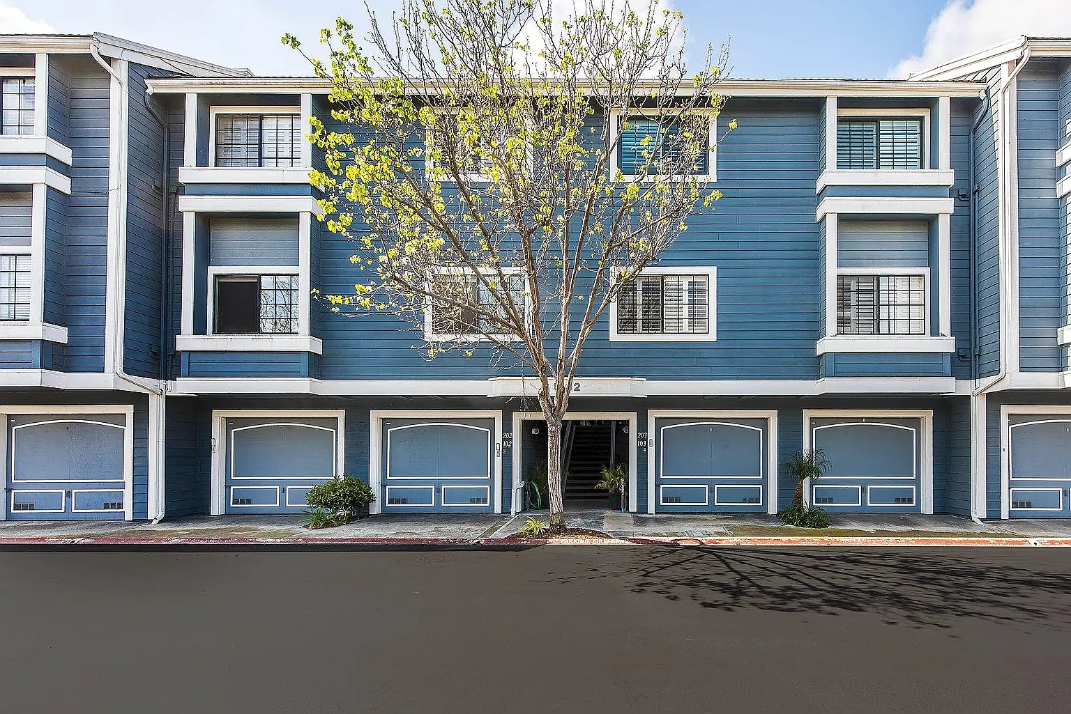 2 bed, 1104 sqft, $3,500 — Photo 1