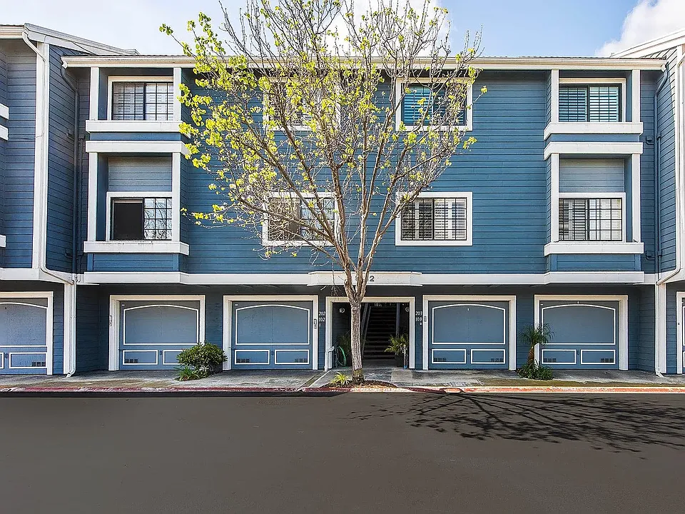 8182 Mainsail Dr #102