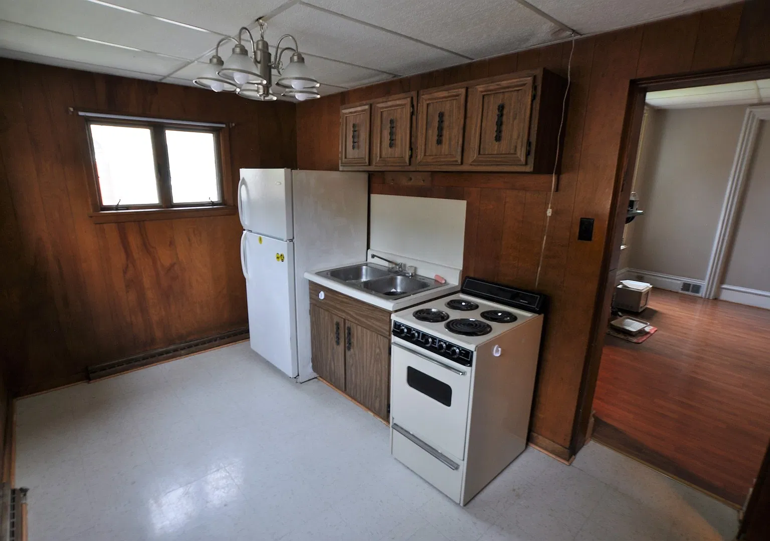 Heat Included!! Newly Updated Large First-Floor 1-Bedroom Apartment in Quiet Beaver Falls Neighbo... — Photo 4