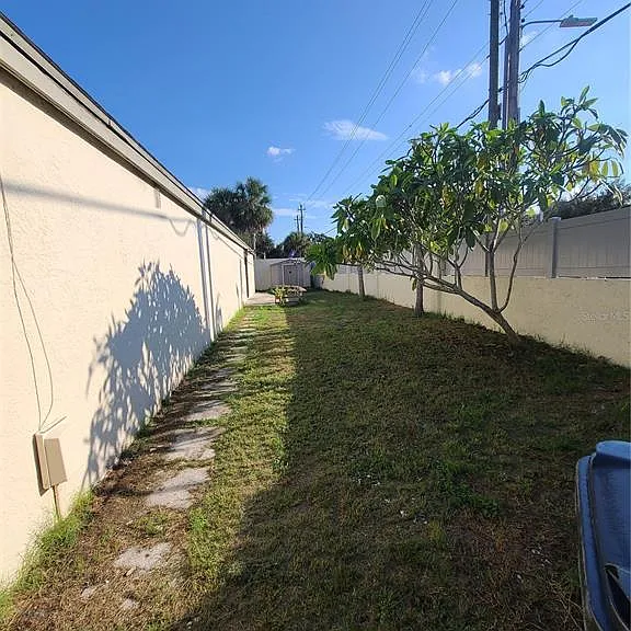 13701 Lazy Oak Dr — Photo 23