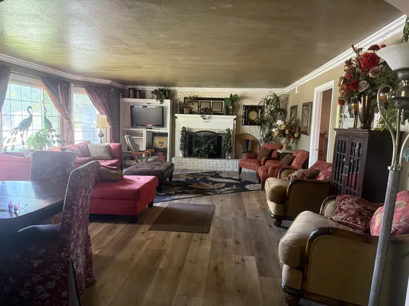 7401 W Pkwy, Sacramento, CA 95823