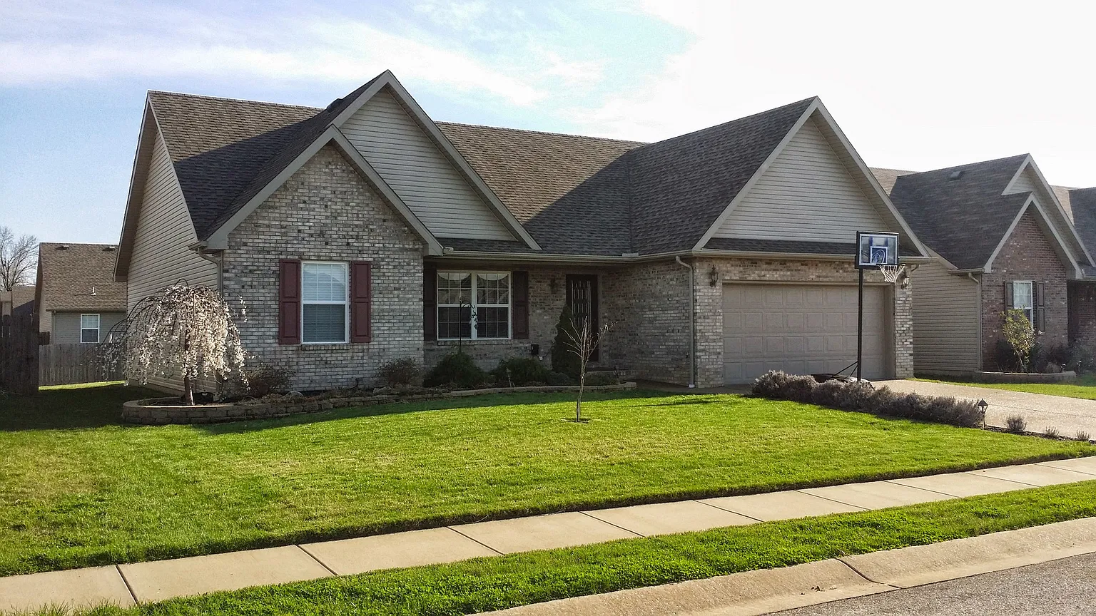 10685 Fall Creek Dr photo 1