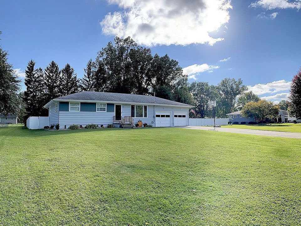 1st image of 327 Earl Dr NW