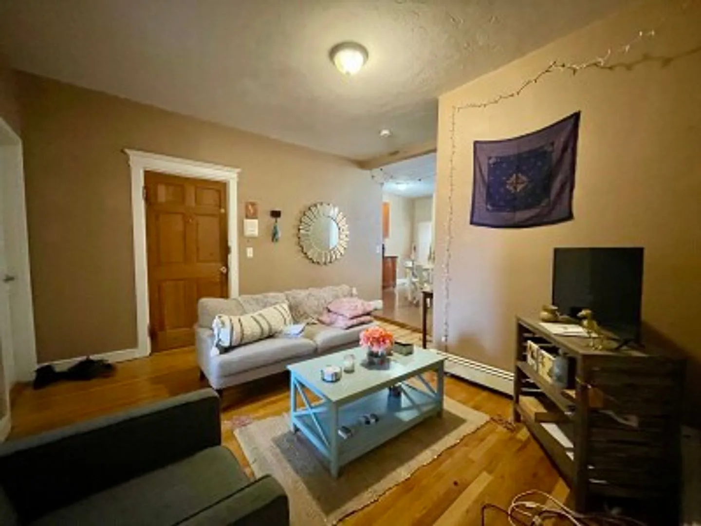 Spacious 5 Bed/2 Bath Close To The B Line! — Photo 4