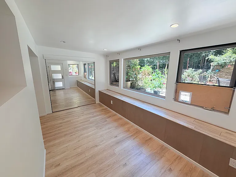 3243 Malcolm Ave — Photo 2