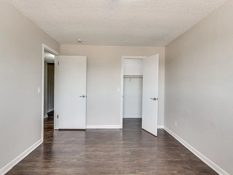 2400 Nottingham Way — Photo 26
