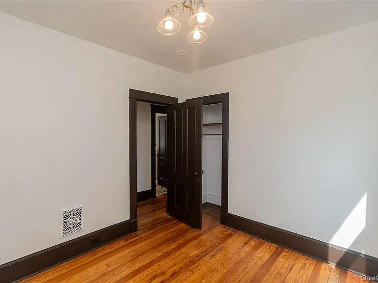 15 Taylor Ave — Photo 7