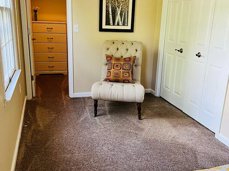 523 Garden Ct — Photo 12