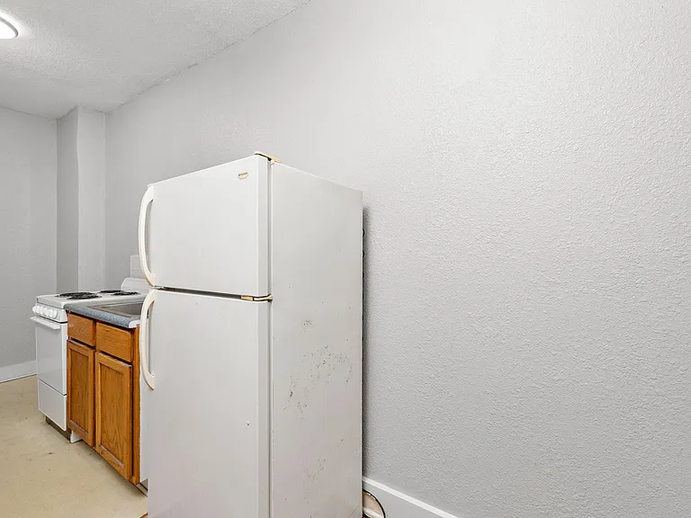 901 E Linwood Blvd — Photo 38
