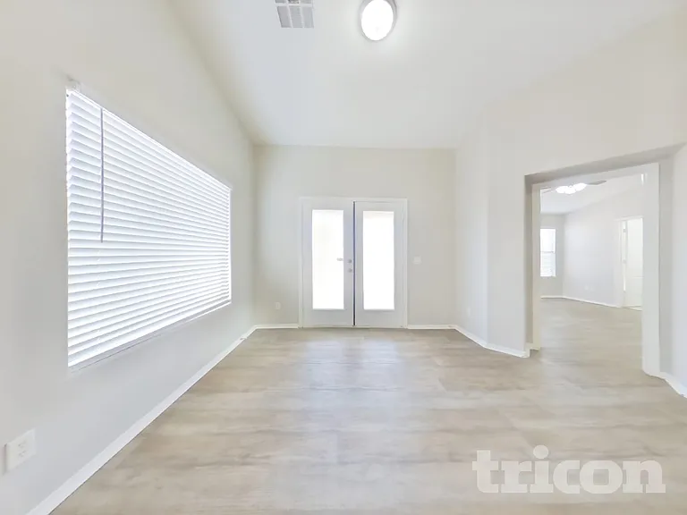 11446 W Roanoke Dr — Photo 3
