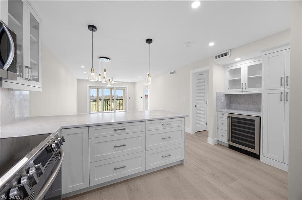 21 High Point CIR E #409