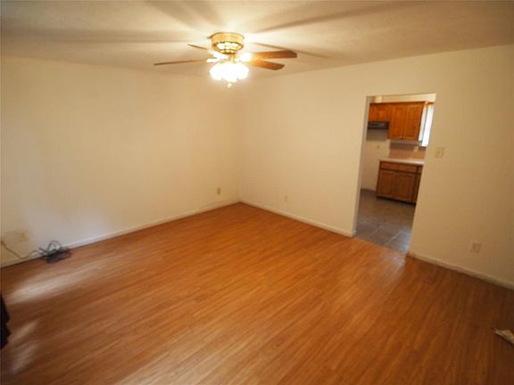 4th image of 2515 E Pentagon Pkwy