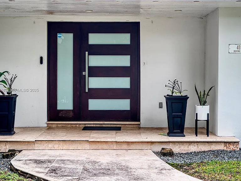 415 Rovino Ave — Photo 25