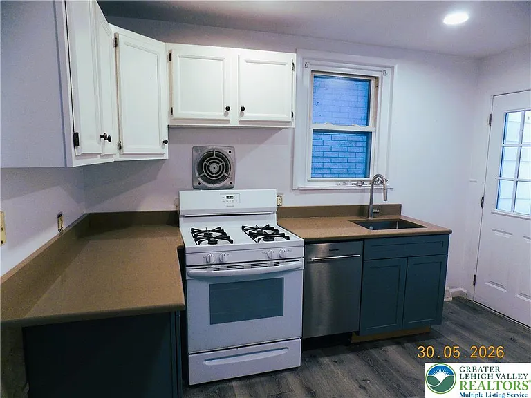 47 W Goepp St — Photo 10