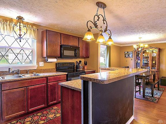 5th image of 3121 Dorf Dr