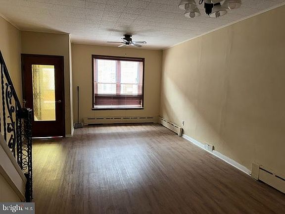 5th image of 2425 S Rosewood St