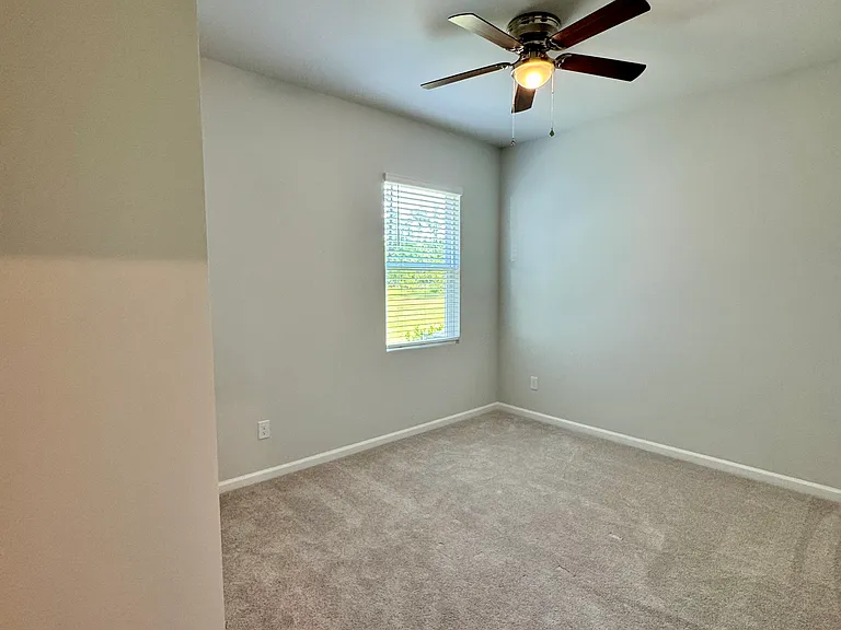 548 Coronado Ave — Photo 10