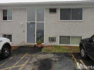 209 Summit Rdg APT B, White Lake, MI 48386