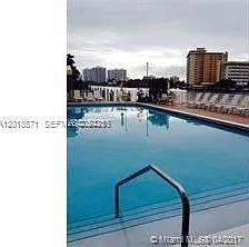 Plaza Towers North Condo — Photo 2