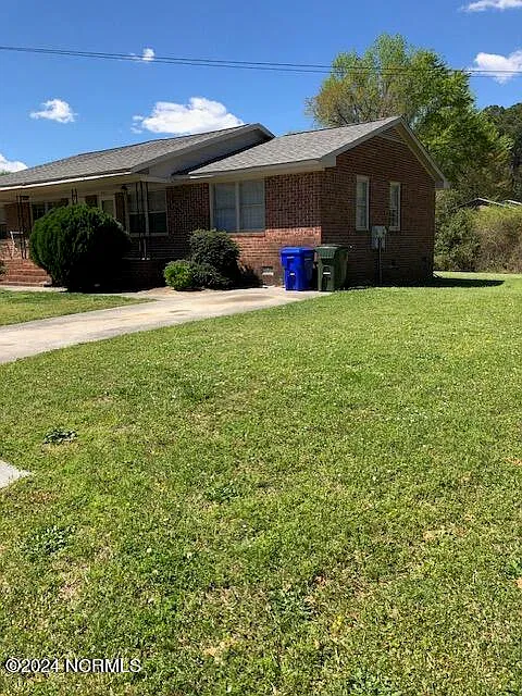 2 bed, 1.0 bath, 840 sqft, $750 — Photo 2