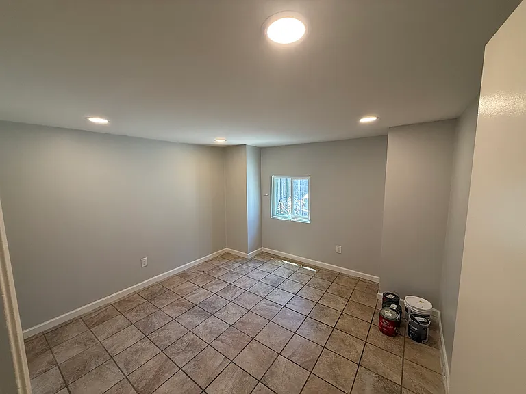 1050 Saint Louis Ave #1 — Photo 4