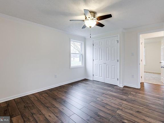 5th image of 9811 Emerald Ln