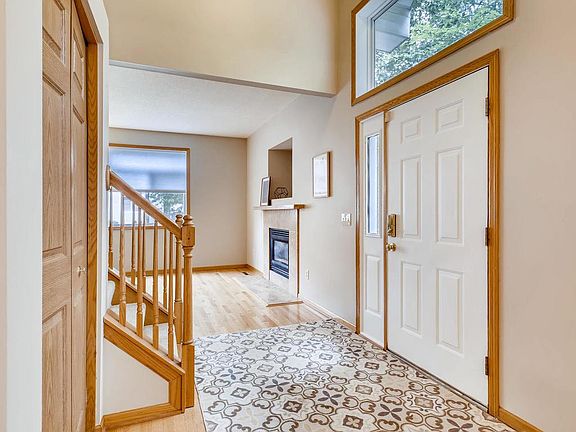 3rd image of 689 Woodduck Dr