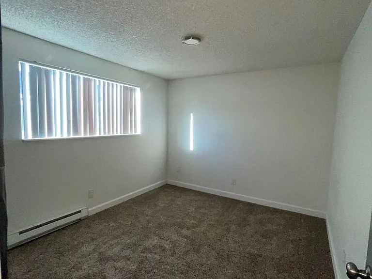 Dry Creek Apartments — Photo 9