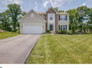 10 Huntingdon Ct, Upper Chichester, PA 19061