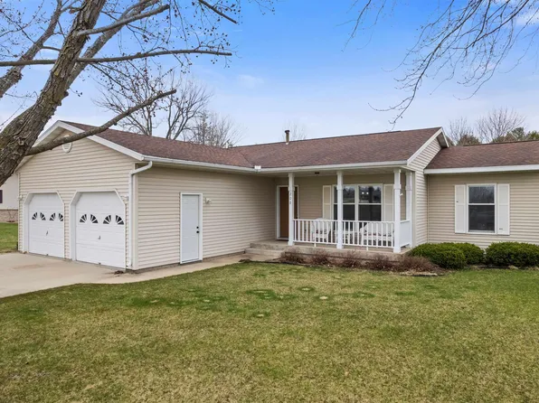 208 Largo Dr, Spillville, IA 52168