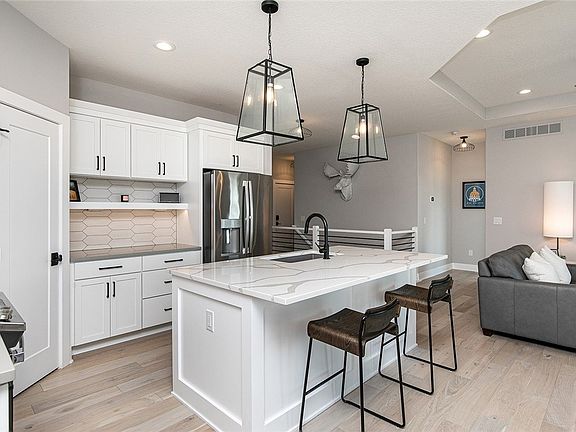 4th image of 2338 Scenic Valley Dr