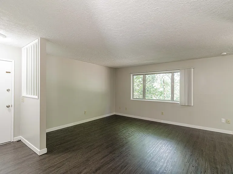 1412 E 1st Ave — Photo 3