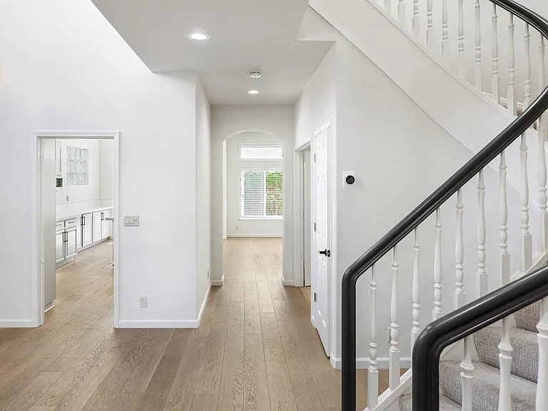 4 Mandalay Ct — Photo 11