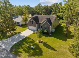 813 Helm Dr, New Bern, NC 28560