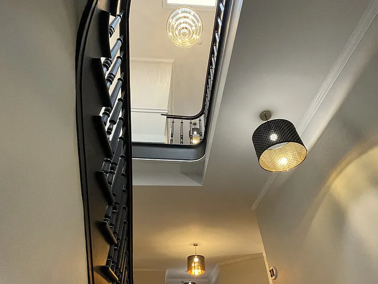 110 Baldwin Street Foyer