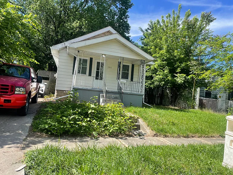 741 Barrie Ave — Photo 1