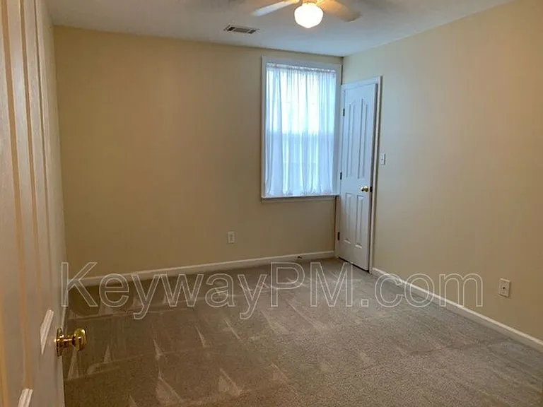 4890 Somerset Dr — Photo 13