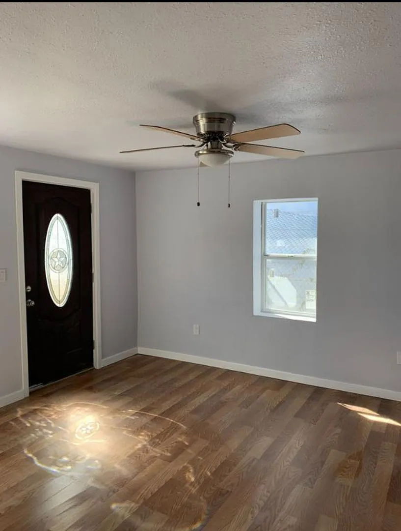 1507 East 16th Street - 1507 East 16th Street — Photo 2