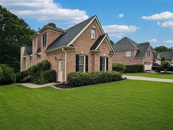 3rd image of 3923 Springtree Ln