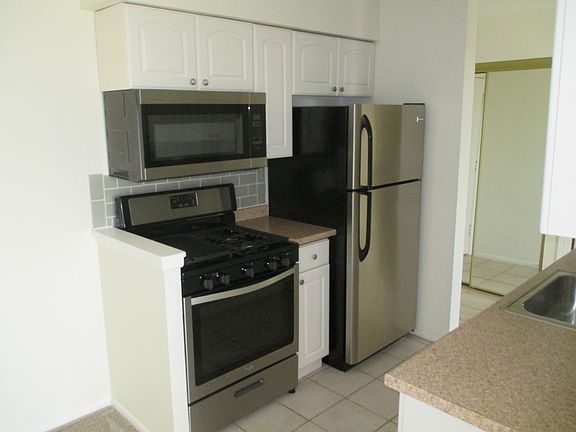 4th image of 1880 Bonnie Ln APT 407