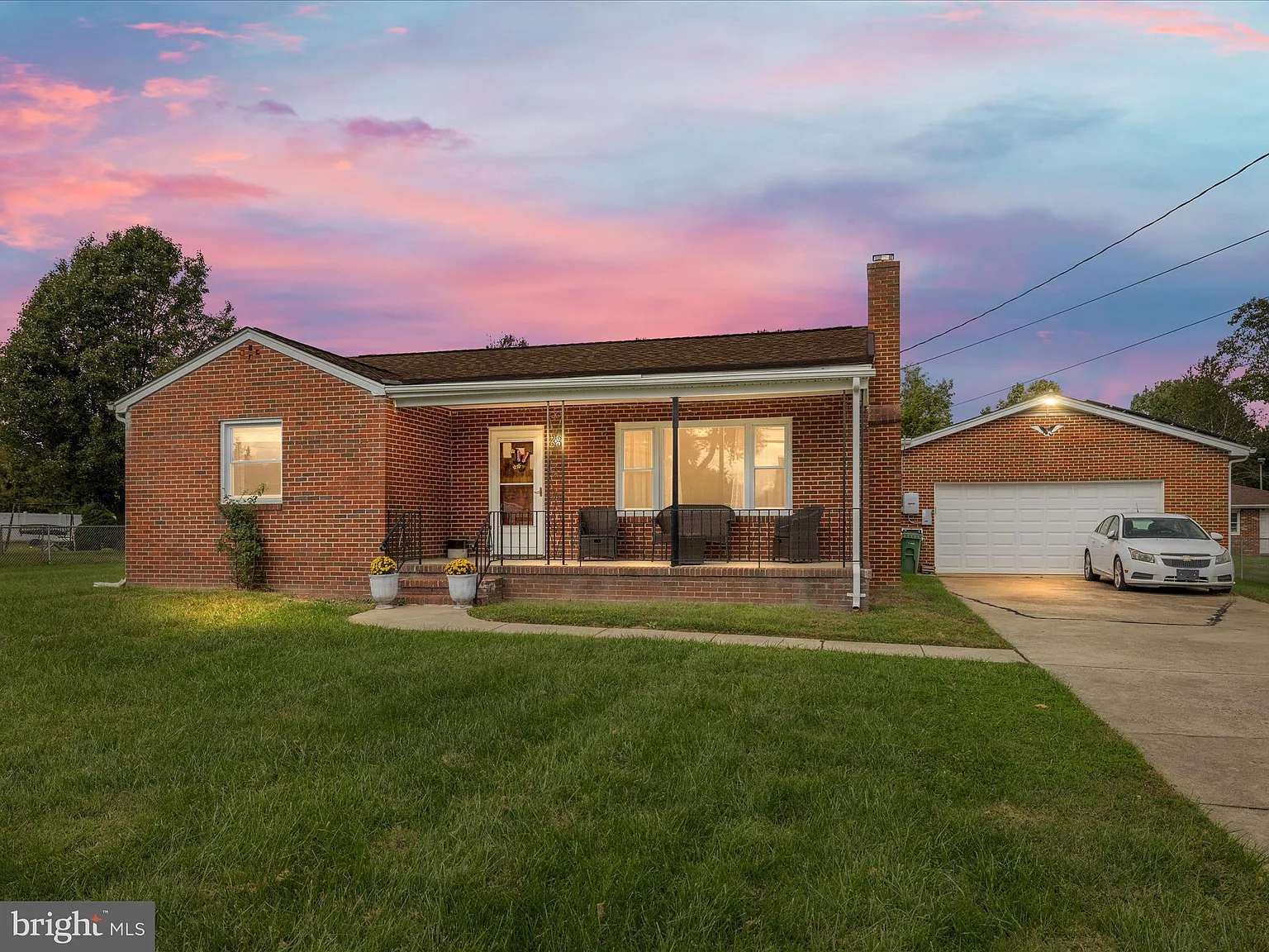 904 Hammonds Ln photo 1