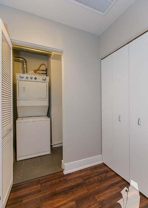 1st image of 3201 W Leland Ave #1013