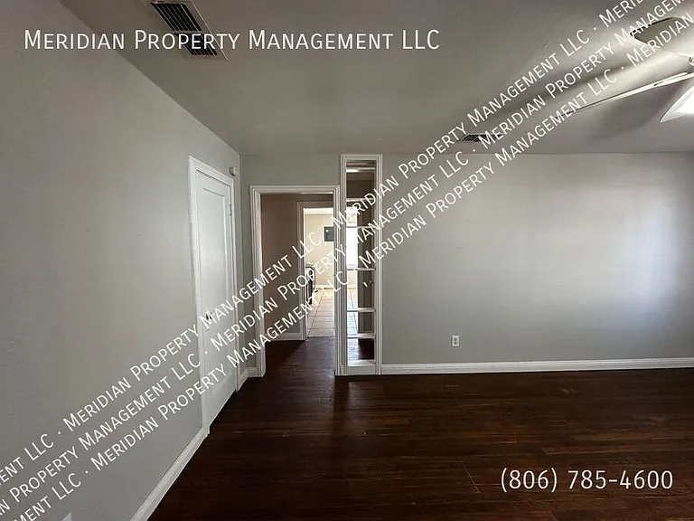 2411 31st St — Photo 3