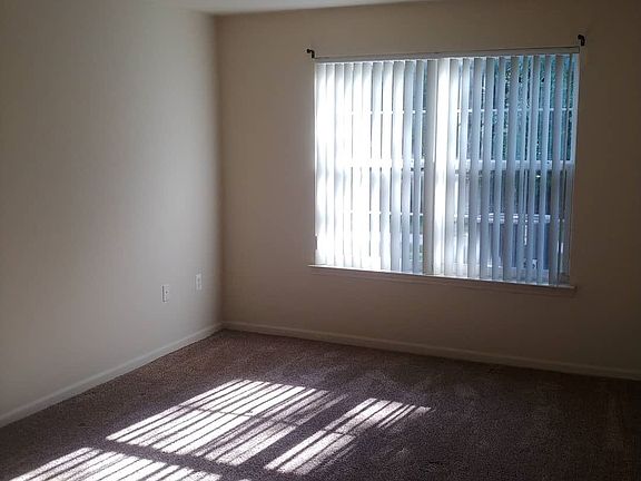 3rd image of 49139 Woods Dr W