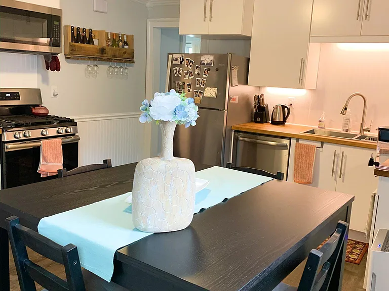 111 Richard St #1 — Photo 2